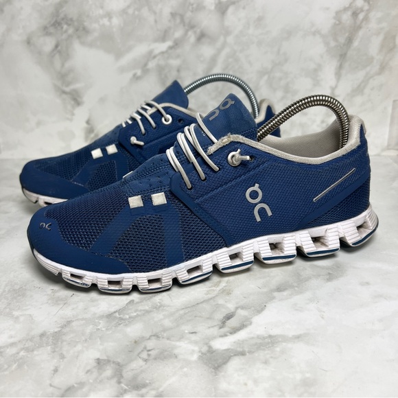 On Cloud Women’s Running Shoes Size 7 Navy Blue Lightweight Comfort Sneaker - Picture 3 of 11